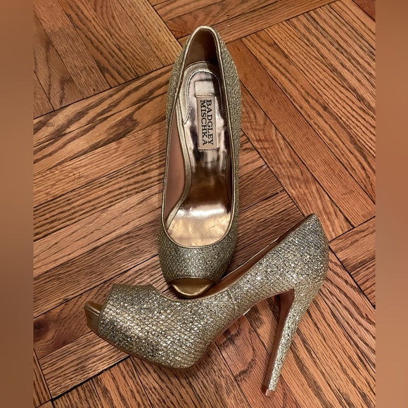 Gold, sparkly platform prep toe Badgley Mischka pumps, size 6.5 - Picture 1 of 5